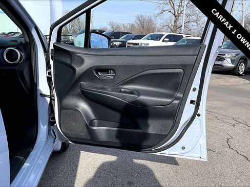 Used 2024 Nissan Versa SV w/ Trunk Package image 26