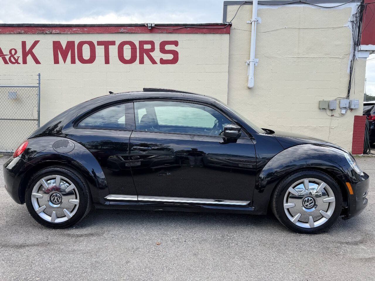 Used 2012 Volkswagen Beetle 2.5 FWD image 9