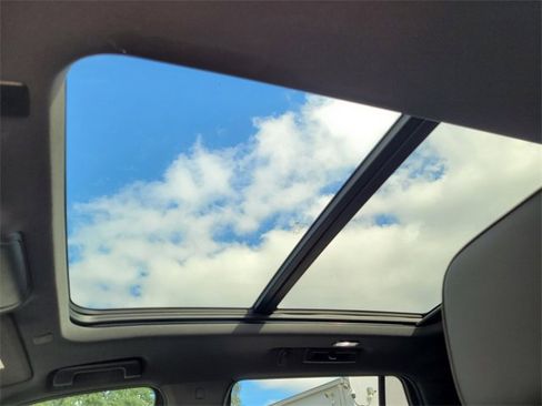 Used 2021 Chevrolet Tahoe RST w/ Luxury Package image 26