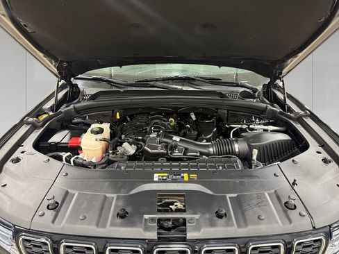 Used 2023 Jeep Grand Cherokee L Limited AWD/4WD image 20