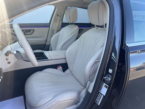 Used 2022 Mercedes-Benz S 580 4MATIC Sedan image 2