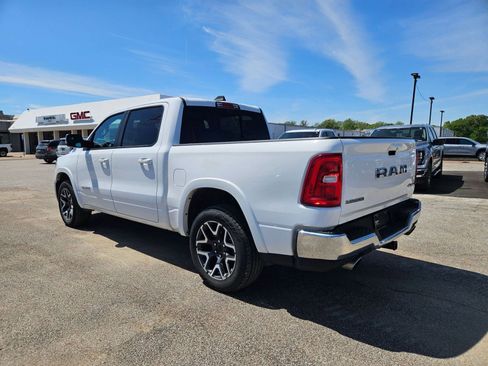 Used 2025 RAM 1500 Laramie AWD/4WD image 3