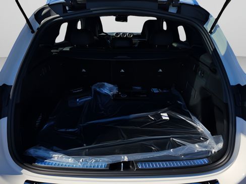 Used 2026 Mercedes-Benz GLC 300 image 6