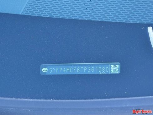 Used 2026 Toyota Corolla SE w/ SE Package image 11