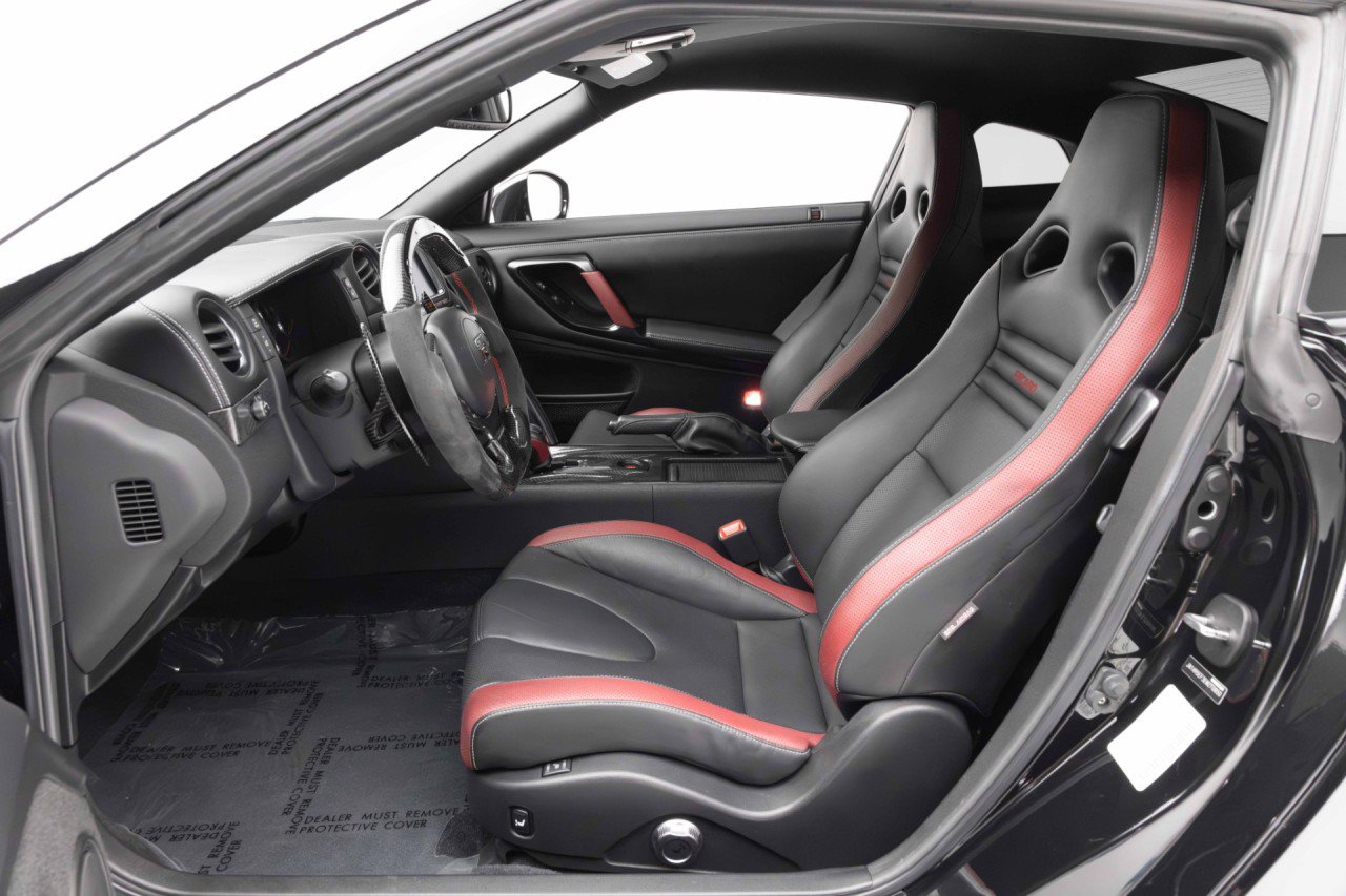 Used 2014 Nissan GT-R Black Edition AWD/4WD image 12