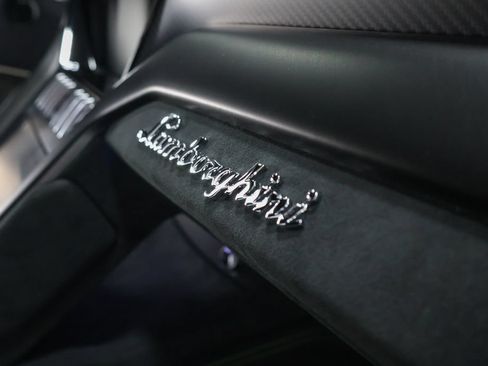 Used 2024 Lamborghini Urus Performante AWD/4WD image 39