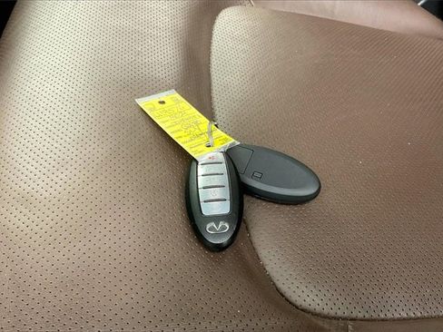 Used 2021 INFINITI QX80 Premium Select w/ All-Season Package image 15