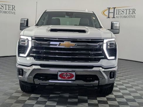 Used 2024 Chevrolet Silverado 2500 LTZ AWD/4WD image 3