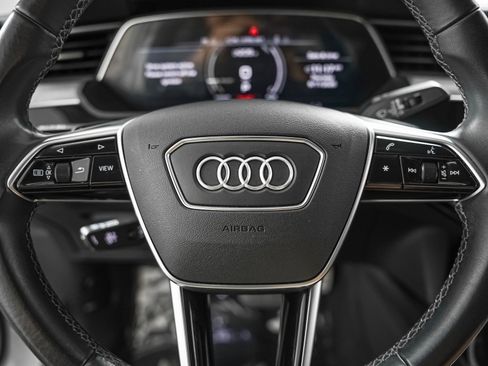 Used 2022 Audi e-tron Premium Plus w/ Premium Plus Package AWD/4WD image 12
