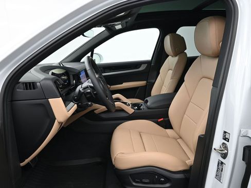 New 2026 Porsche Cayenne S image 5