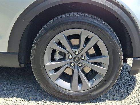 Certified 2023 Ford Explorer XLT w/ Equipment Group 202A AWD/4WD image 9