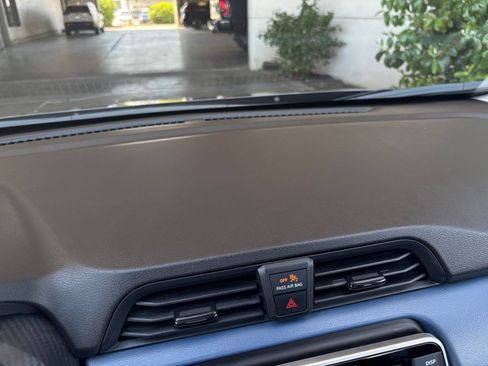 Used 2025 Nissan Versa SV FWD image 17