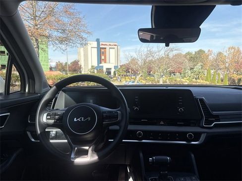 Certified 2025 Kia Sportage LX image 9