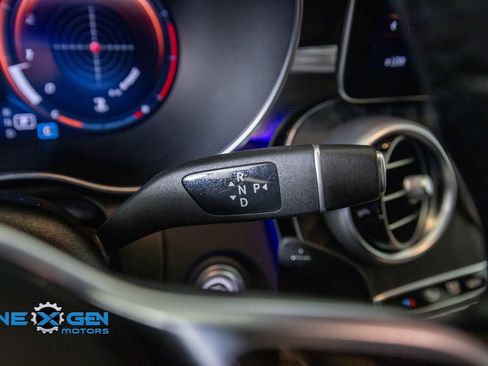 Used 2021 Mercedes-Benz GLC 300 4MATIC image 17