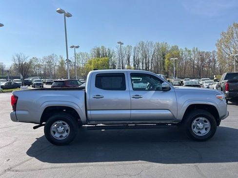 Used 2023 Toyota Tacoma SR image 4