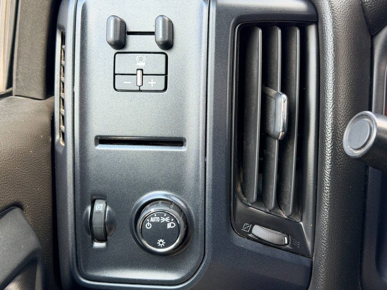 Used 2015 Chevrolet Silverado 2500 W/T w/ WT Convenience Package AWD/4WD image 26
