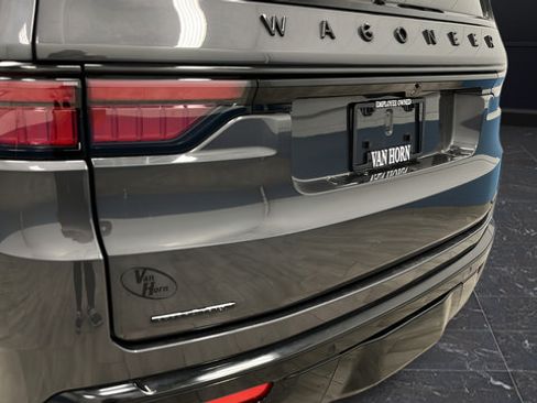 Used 2022 Jeep Wagoneer Series III w/ Premium Group I AWD/4WD image 47