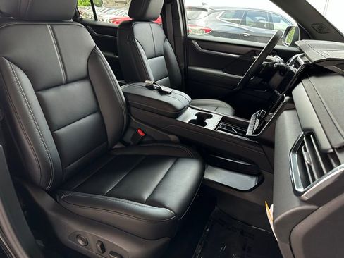 New 2026 GMC Acadia Elevation w/ Elevation Premium Package FWD image 17