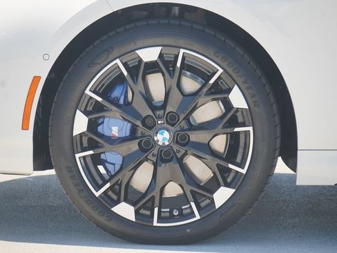 Used 2026 BMW M235i xDrive w/ Technology Package AWD/4WD image 5
