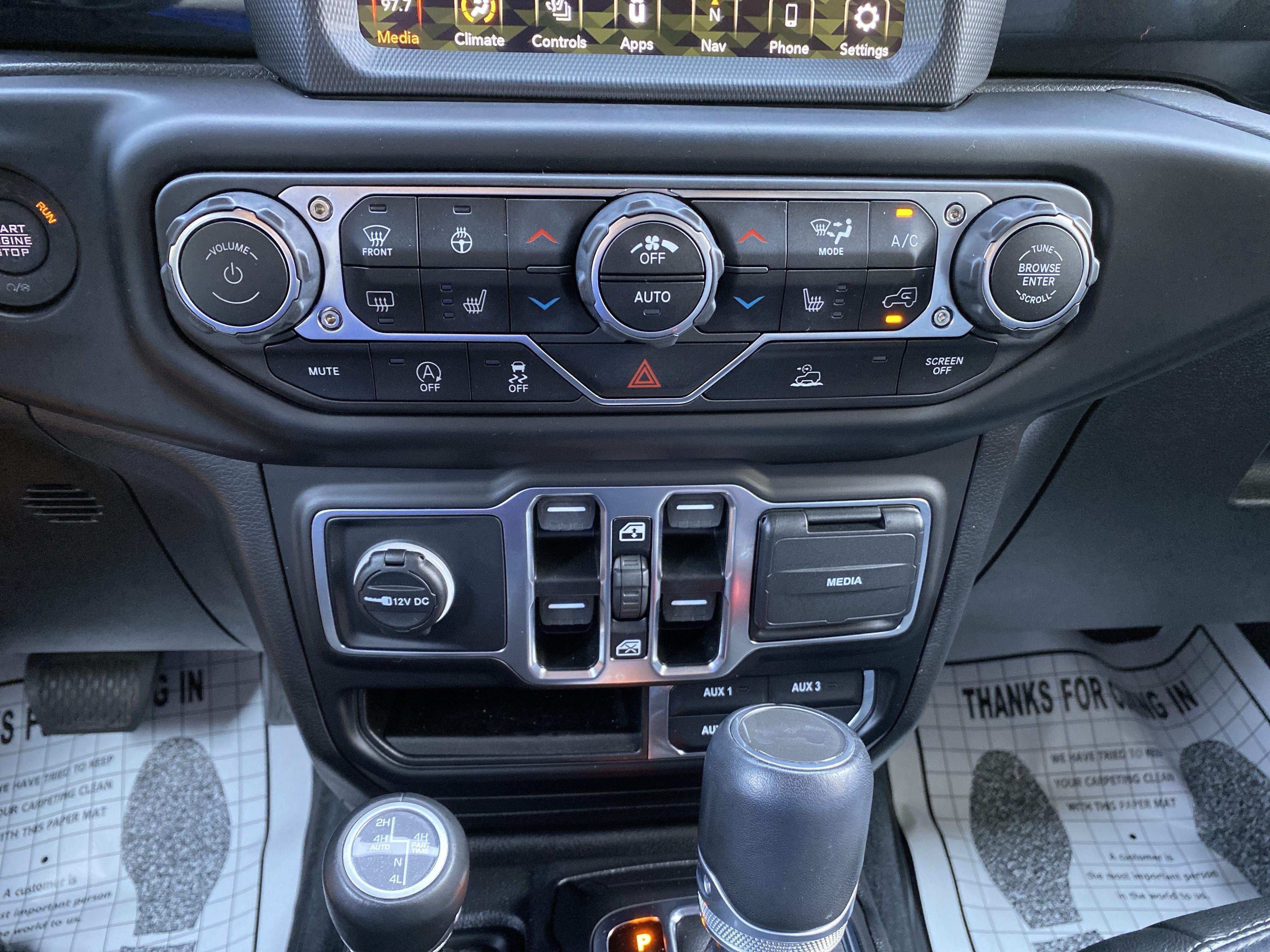 Used 2023 Jeep Wrangler Unlimited Sahara AWD/4WD image 28