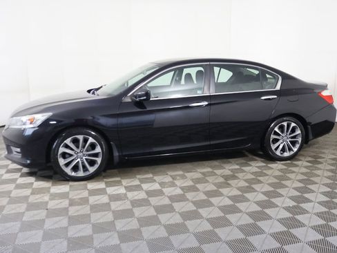 Used 2015 Honda Accord Sport image 12
