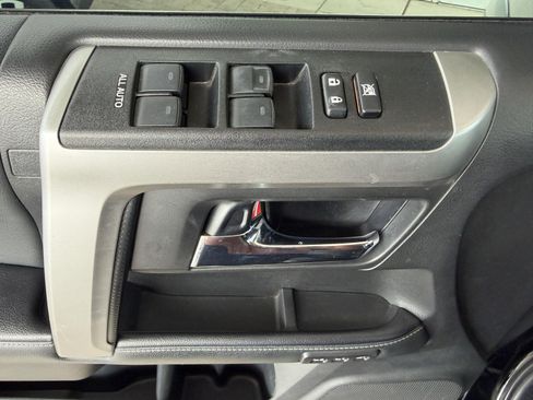 Used 2020 Toyota 4Runner Limited AWD/4WD image 18