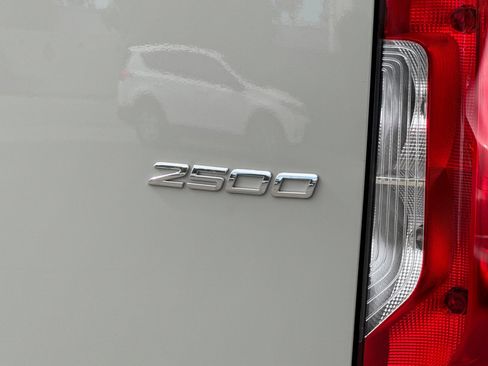 New 2025 Mercedes-Benz Sprinter 2500 image 32