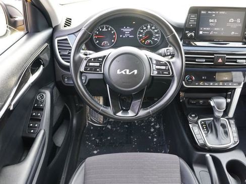 Used 2023 Kia Seltos S image 18