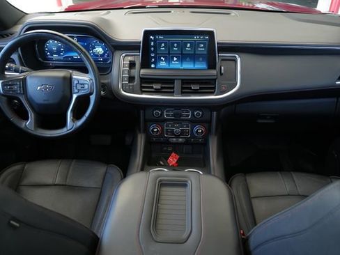 Used 2023 Chevrolet Suburban RST w/ Luxury Package RWD image 2