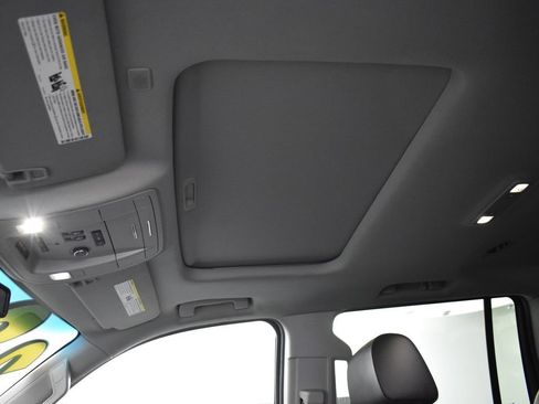 Used 2020 Chevrolet Suburban LT image 22