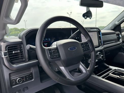 Used 2025 Ford F350 Lariat w/ Tremor Off-Road Package AWD/4WD image 9