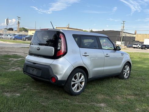 Used 2015 Kia Soul + FWD image 6