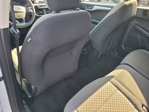 Certified 2022 Ford Escape SE image 12