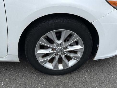 Used 2013 Lexus ES 300h w/ Luxury Pkg image 7