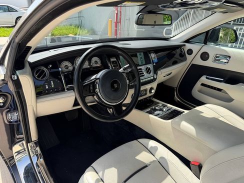 Used 2016 Rolls-Royce Wraith RWD image 13