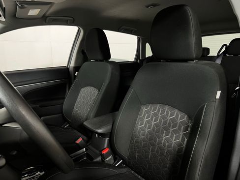 Used 2024 Mitsubishi Outlander Sport ES image 13