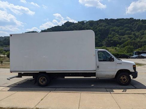Used 2016 Ford E-450 and Econoline 450 Super Duty image 4