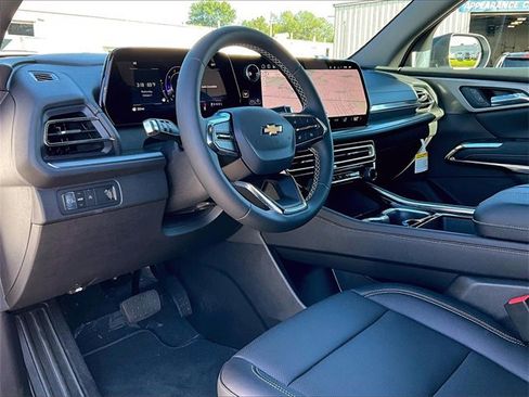 New 2026 Chevrolet Traverse LT w/ Sun and Wheel Package image 8