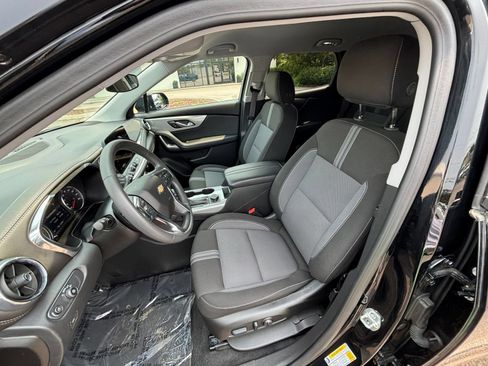 Used 2025 Chevrolet Blazer LT FWD image 37