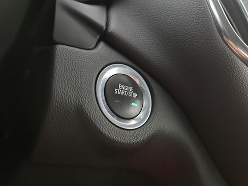 Certified 2022 Chevrolet Equinox LT FWD image 25