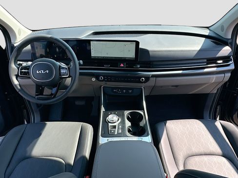 New 2026 Kia Carnival LXS image 3