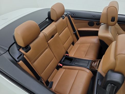 Used 2013 BMW 335i Convertible RWD image 10