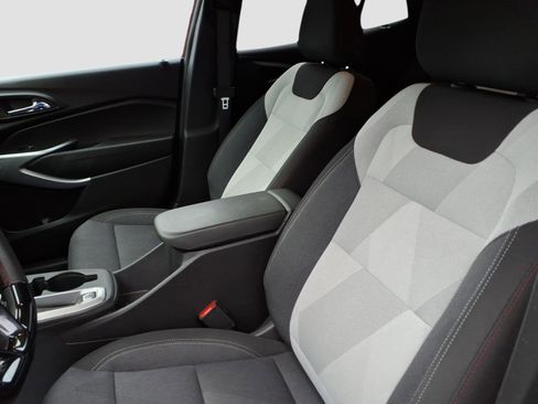 Certified 2024 Chevrolet Trax RS w/ Driver Confidence Package image 12