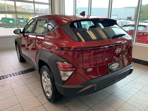 New 2026 Hyundai Kona SE image 8