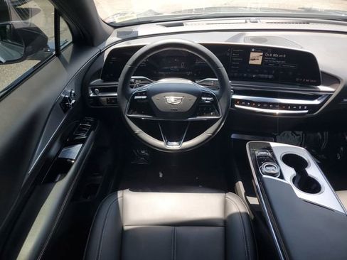 Used 2024 Cadillac Lyriq Tech AWD/4WD image 18