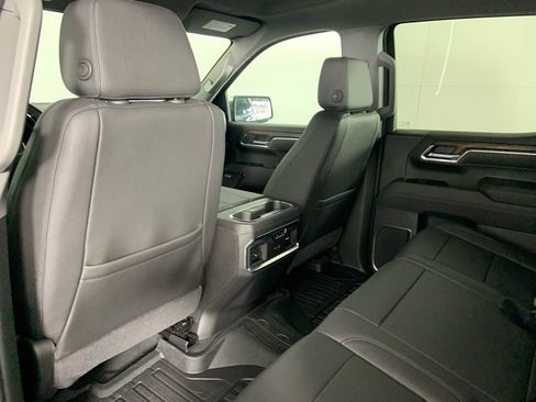 Used 2026 GMC Sierra 1500 SLT image 17