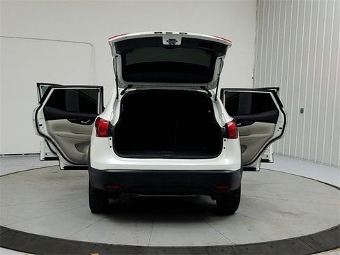 Used 2018 Nissan Rogue Sport SL image 14