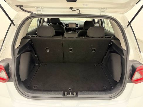 Used 2022 Hyundai Venue SEL image 5