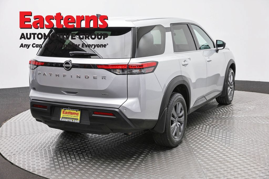 Used 2023 Nissan Pathfinder S AWD/4WD image 7