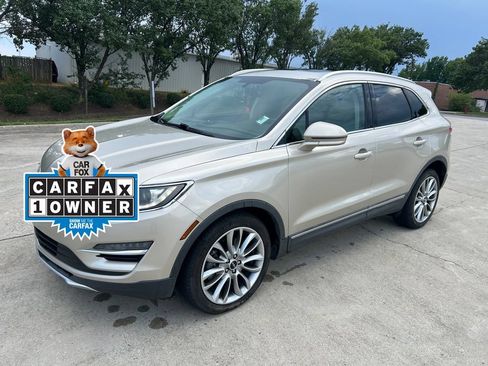 Used 2017 Lincoln MKC Reserve FWD image 1